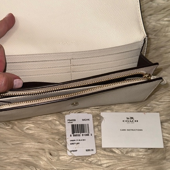Coach white Leather Wallet - Picture 8 of 12